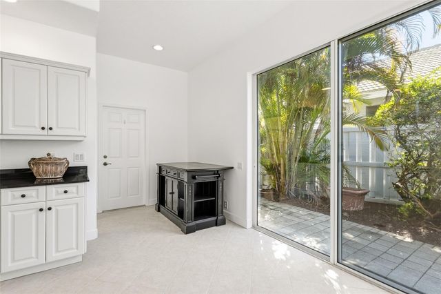 8644 54TH AVENUE CIRCLE E, Bradenton, FL 34211