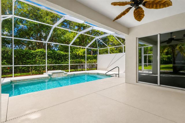 8644 54TH AVENUE CIRCLE E, Bradenton, FL 34211