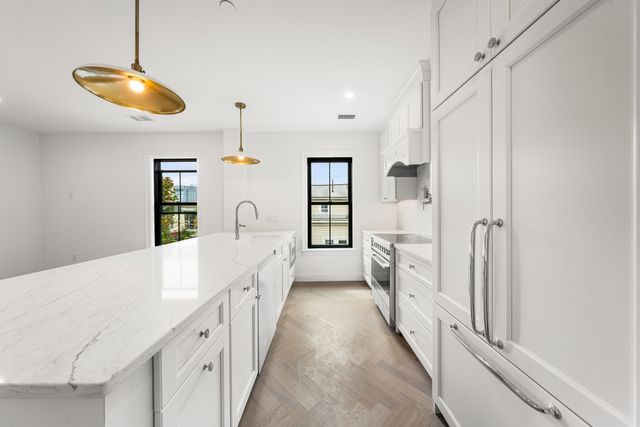 15 Hunting Street 4, Cambridge, MA 02141