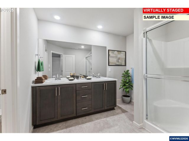 720 Merriott Ln, Woodburn, OR 97071