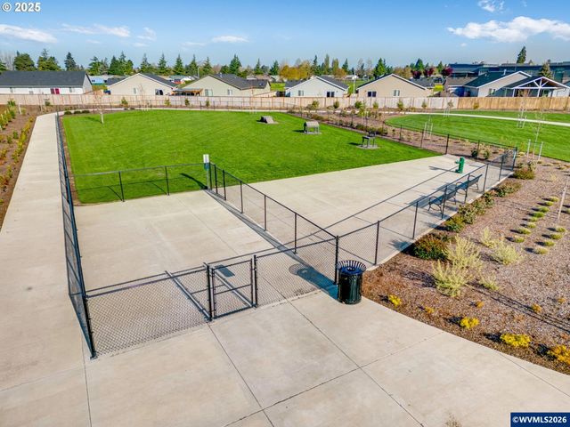 720 Merriott Ln, Woodburn, OR 97071