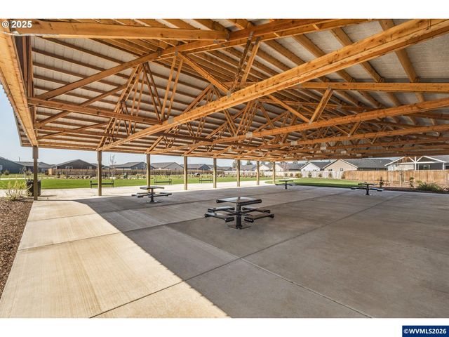 720 Merriott Ln, Woodburn, OR 97071