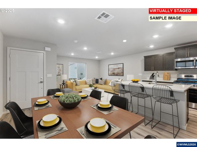 720 Merriott Ln, Woodburn, OR 97071