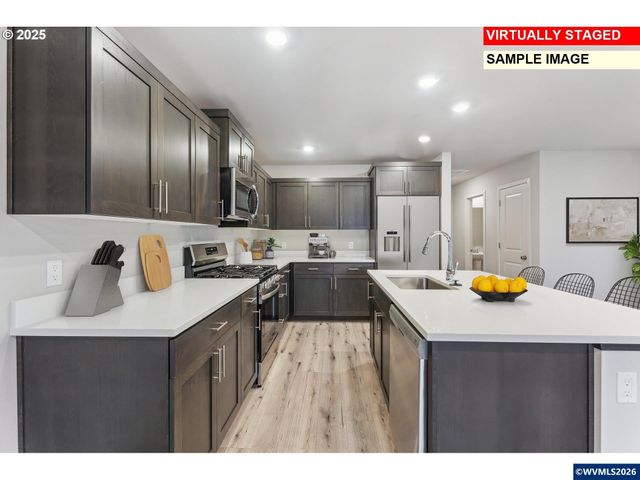 720 Merriott Ln, Woodburn, OR 97071