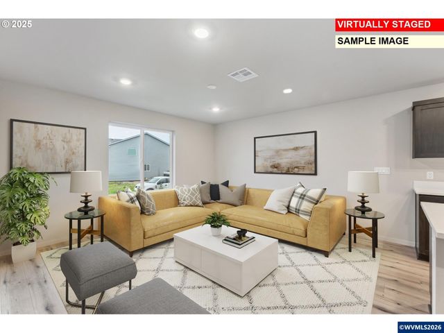 720 Merriott Ln, Woodburn, OR 97071