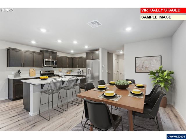 720 Merriott Ln, Woodburn, OR 97071