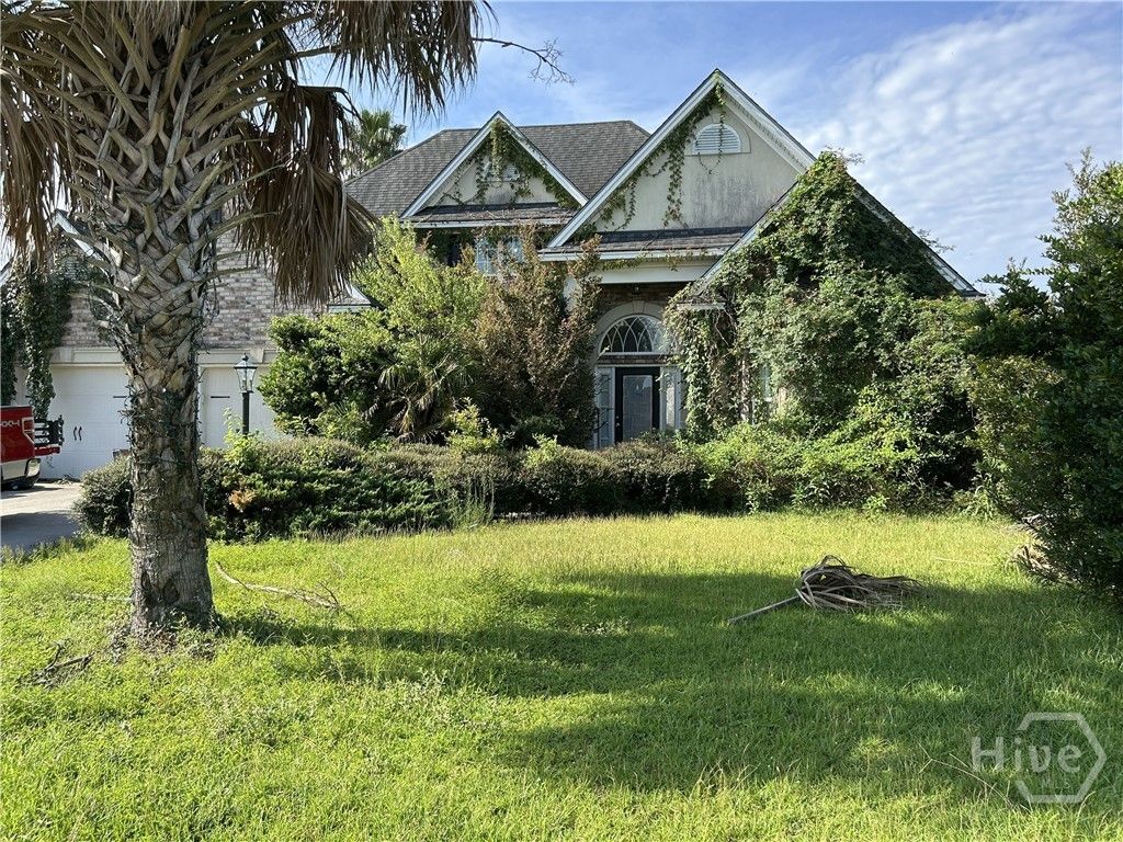 Image 1 of property listing at 19 Club House Drive, Savannah, GA 31411
