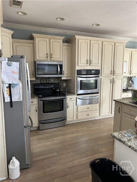 Image 12 of property listing at 19 Club House Drive, Savannah, GA 31419