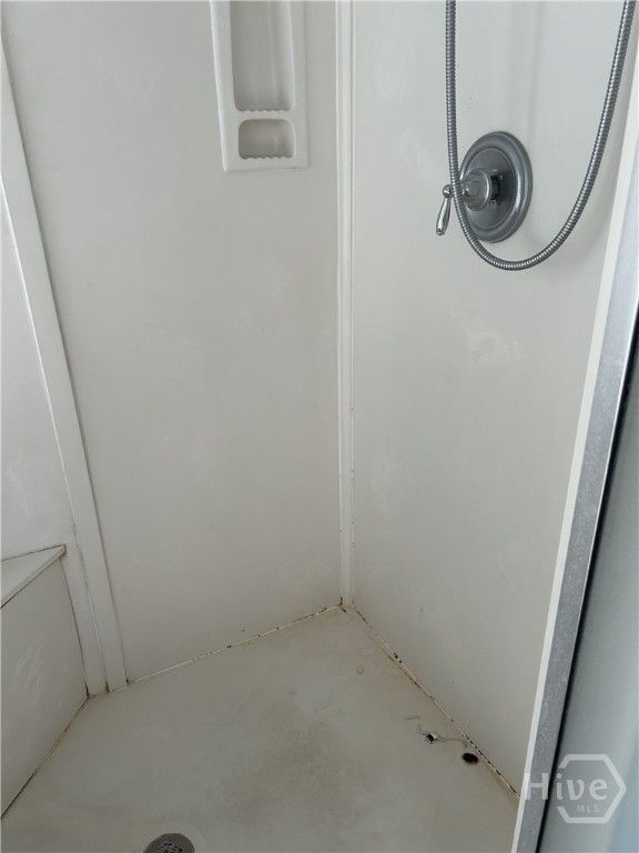 Image 21 of property listing at 19 Club House Drive, Savannah, GA 31419