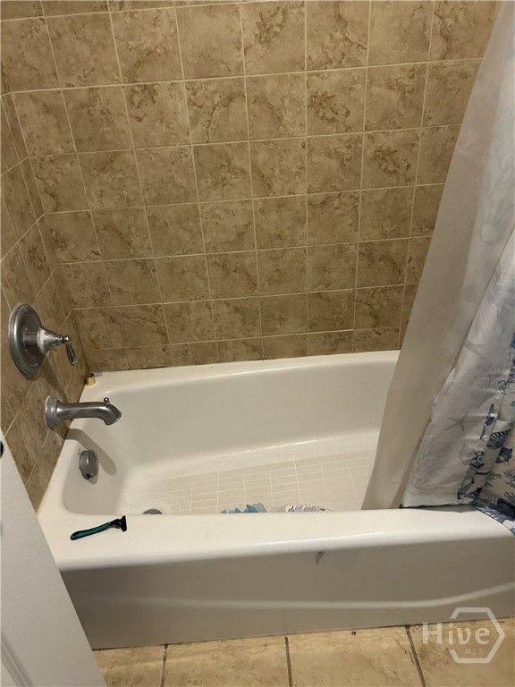 Image 32 of property listing at 19 Club House Drive, Savannah, GA 31419