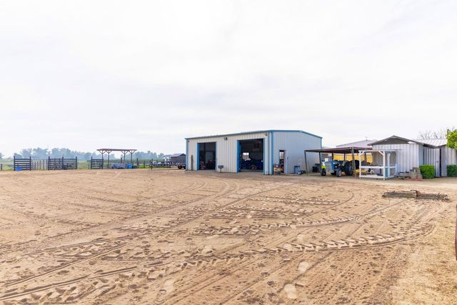 11175 E South Avenue, Del Rey, CA 93616