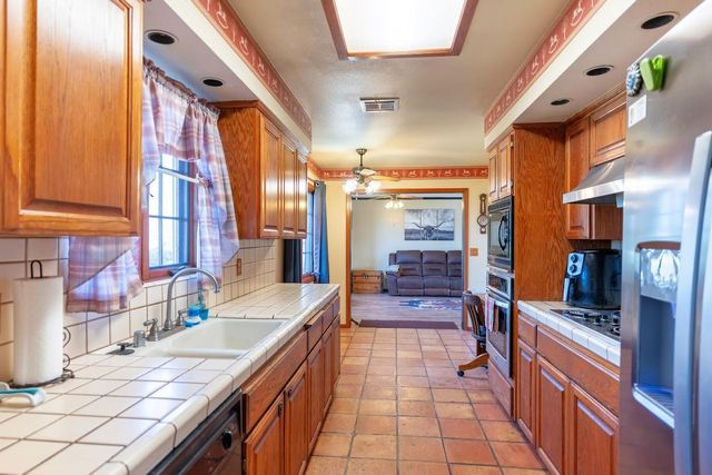 11175 E South Avenue, Del Rey, CA 93616