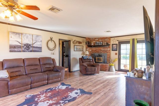 11175 E South Avenue, Del Rey, CA 93616