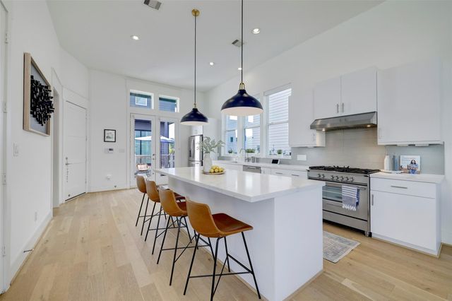 9809 Mockingbird Hill Lane, Houston, TX 77080