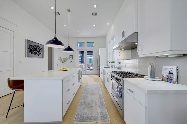 9809 Mockingbird Hill Lane, Houston, TX 77080
