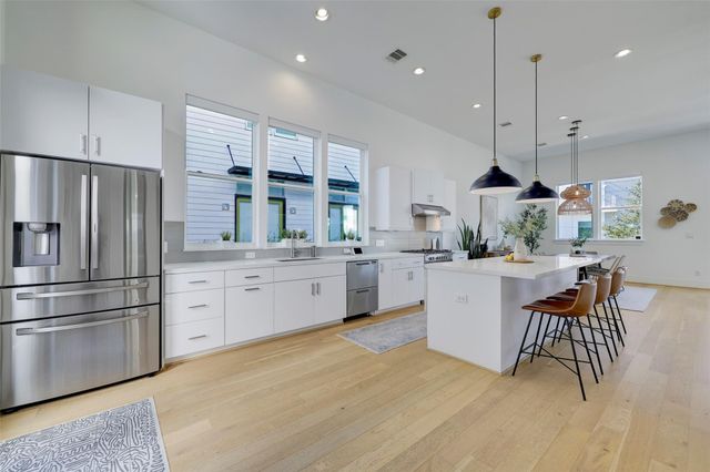 9809 Mockingbird Hill Lane, Houston, TX 77080