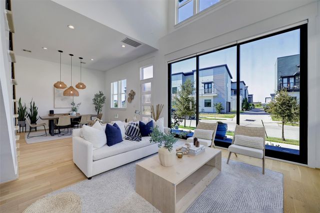 9809 Mockingbird Hill Lane, Houston, TX 77080