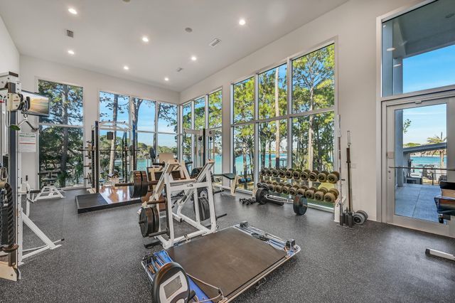 239 NE Yacht Club Drive, Fort Walton Beach, FL 32548