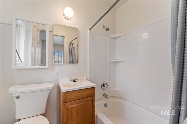 103 N Dewey Ave, Middleton, ID 83644