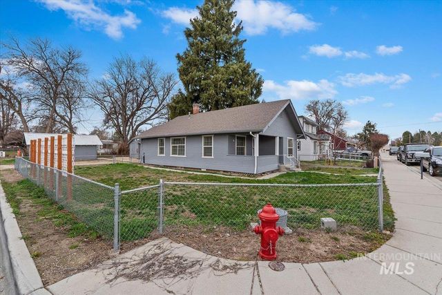 103 N Dewey Ave, Middleton, ID 83644