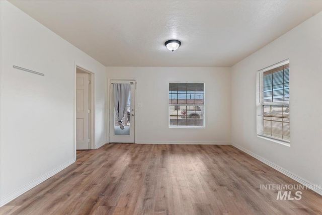 103 N Dewey Ave, Middleton, ID 83644