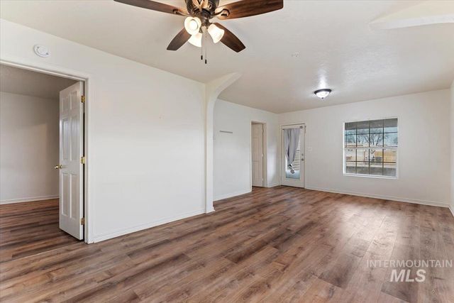 103 N Dewey Ave, Middleton, ID 83644