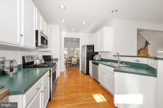 18921 FOUNTAIN HILLS DR, Germantown, MD 20874