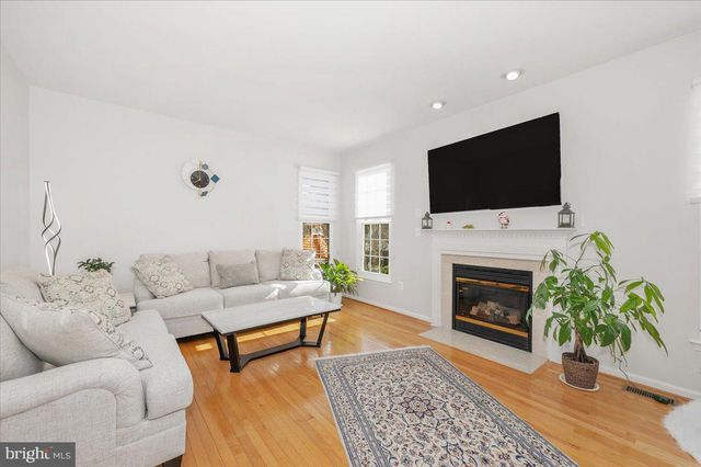 18921 FOUNTAIN HILLS DR, Germantown, MD 20874