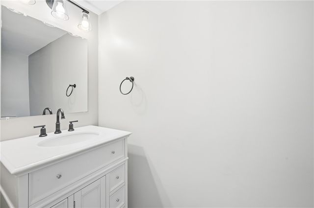 2894 Shadylane Dr, Neshannock Twp, PA 16105