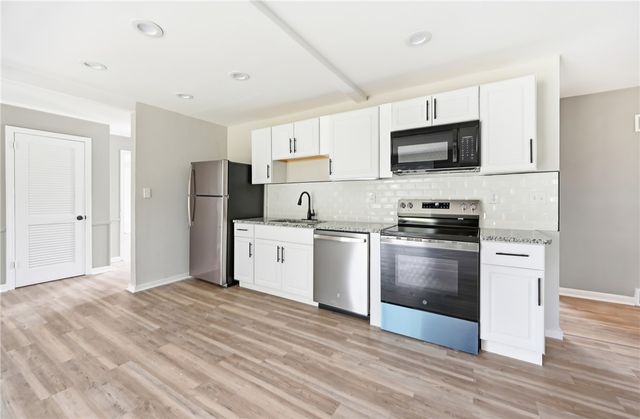 2894 Shadylane Dr, Neshannock Twp, PA 16105