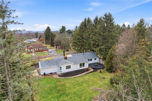 2894 Shadylane Dr, Neshannock Twp, PA 16105