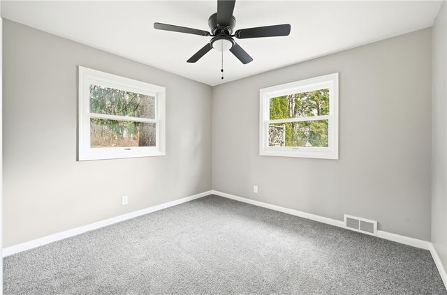 2894 Shadylane Dr, Neshannock Twp, PA 16105