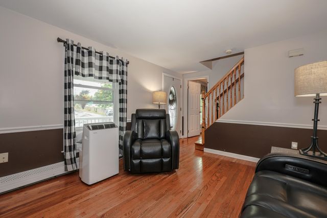 6 Concord Avenue, Derry, NH 03038
