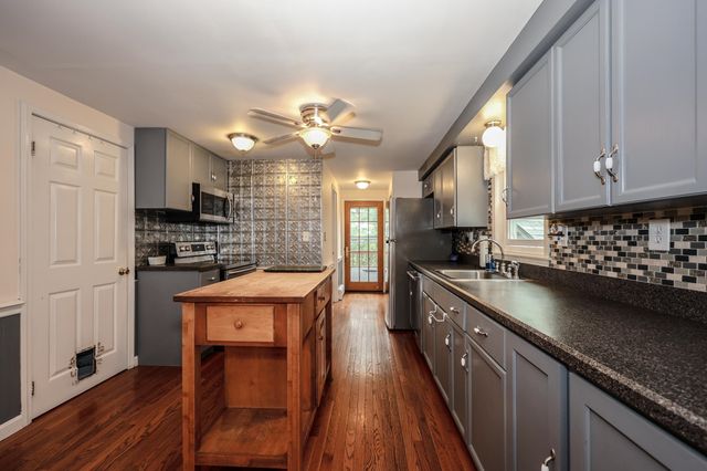 6 Concord Avenue, Derry, NH 03038