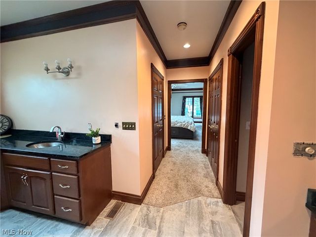 7629 Bucknell Circle NW, North Canton, OH 44720