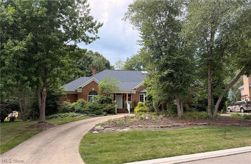 7629 Bucknell Circle NW, North Canton, OH 44720
