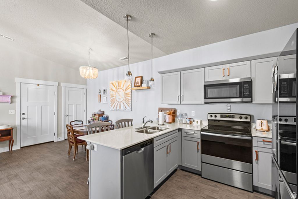 949 W BIG BEN LN #302, Saratoga Springs, UT 84045 — photo 4