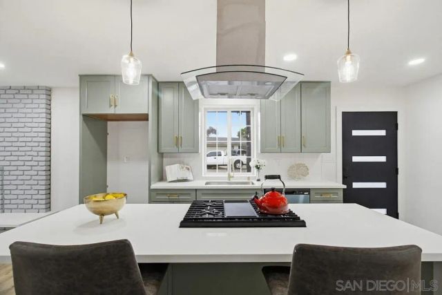 8402 Lockland Court, Spring Valley, CA 91977