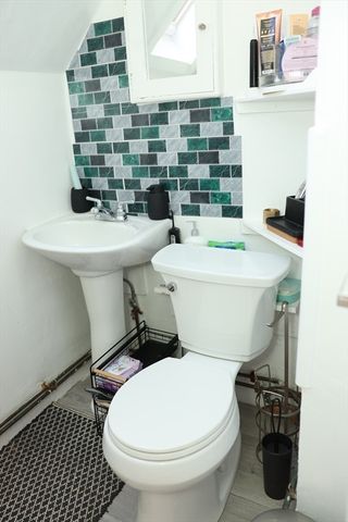 62-64 Whittier St, Springfield, MA 01108