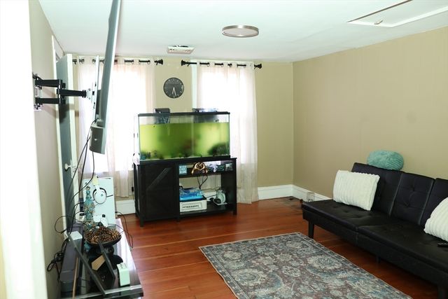 62-64 Whittier St, Springfield, MA 01108