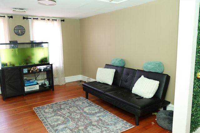 62-64 Whittier St, Springfield, MA 01108