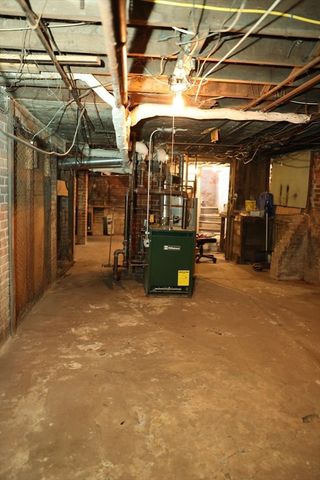 62-64 Whittier St, Springfield, MA 01108