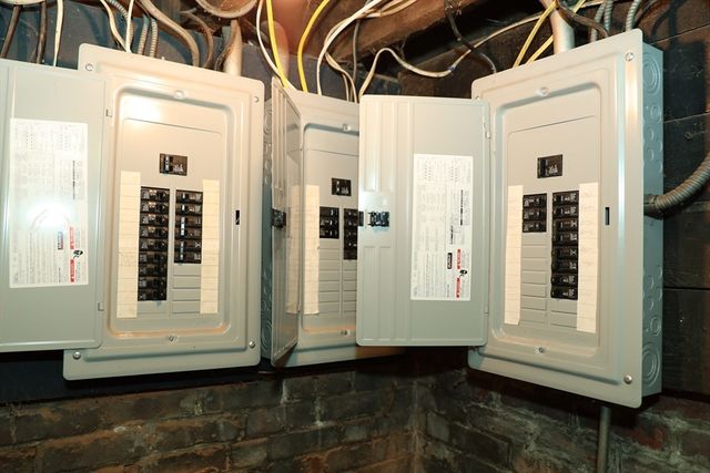 62-64 Whittier St, Springfield, MA 01108