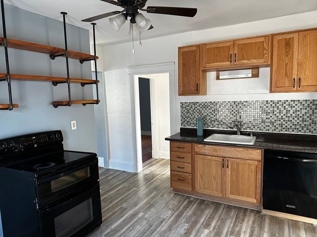 62-64 Whittier St, Springfield, MA 01108