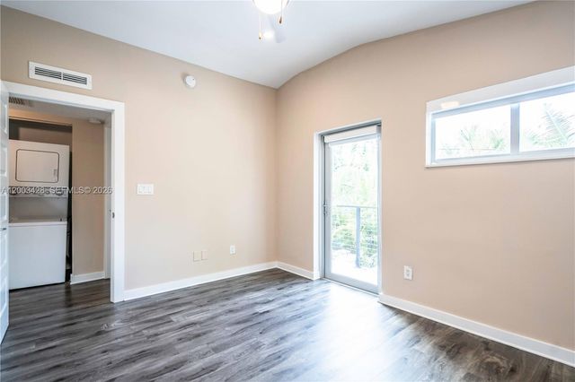 2412 NE 26th St 7, Fort Lauderdale, FL 33305