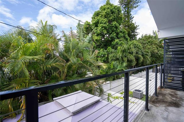 2412 NE 26th St 7, Fort Lauderdale, FL 33305