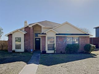833 Weaver Street, Cedar Hill, TX 75104