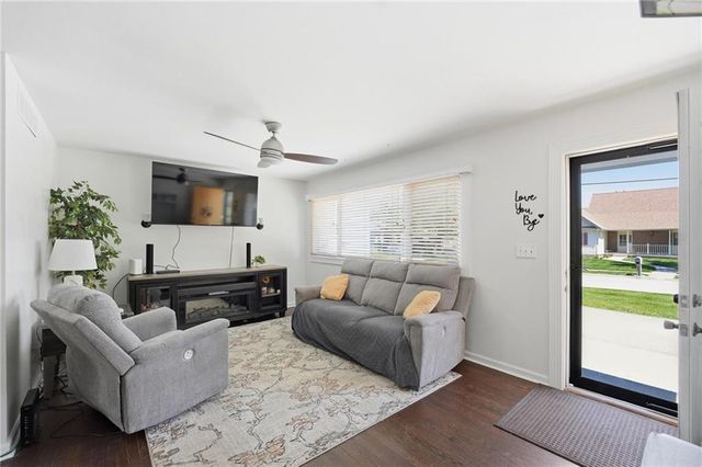 1001 N Walker Street, Olathe, KS 66061