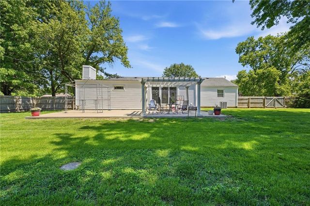 1001 N Walker Street, Olathe, KS 66061