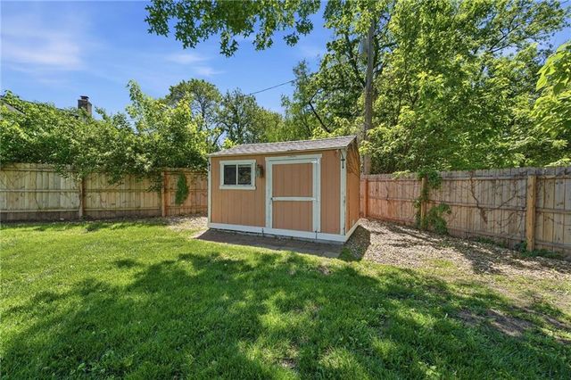 1001 N Walker Street, Olathe, KS 66061